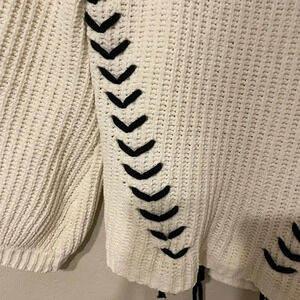 Lucy Wang Knit Sweater Ivory Black Interwoven stitch Boho Western  L